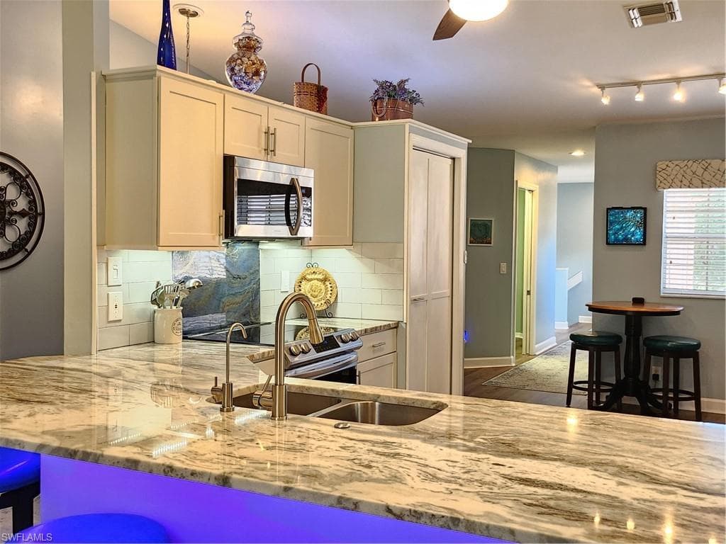 524 Lake Louise CIR # 504, NAPLES FL 34110-12