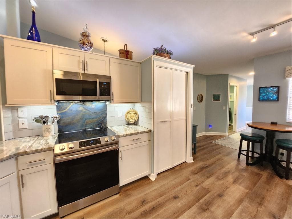 524 Lake Louise CIR # 504, NAPLES FL 34110-9