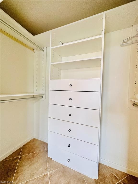 16152 Parque LN, NAPLES FL 34110-21