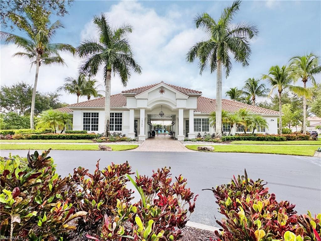 16152 Parque LN, NAPLES FL 34110-37