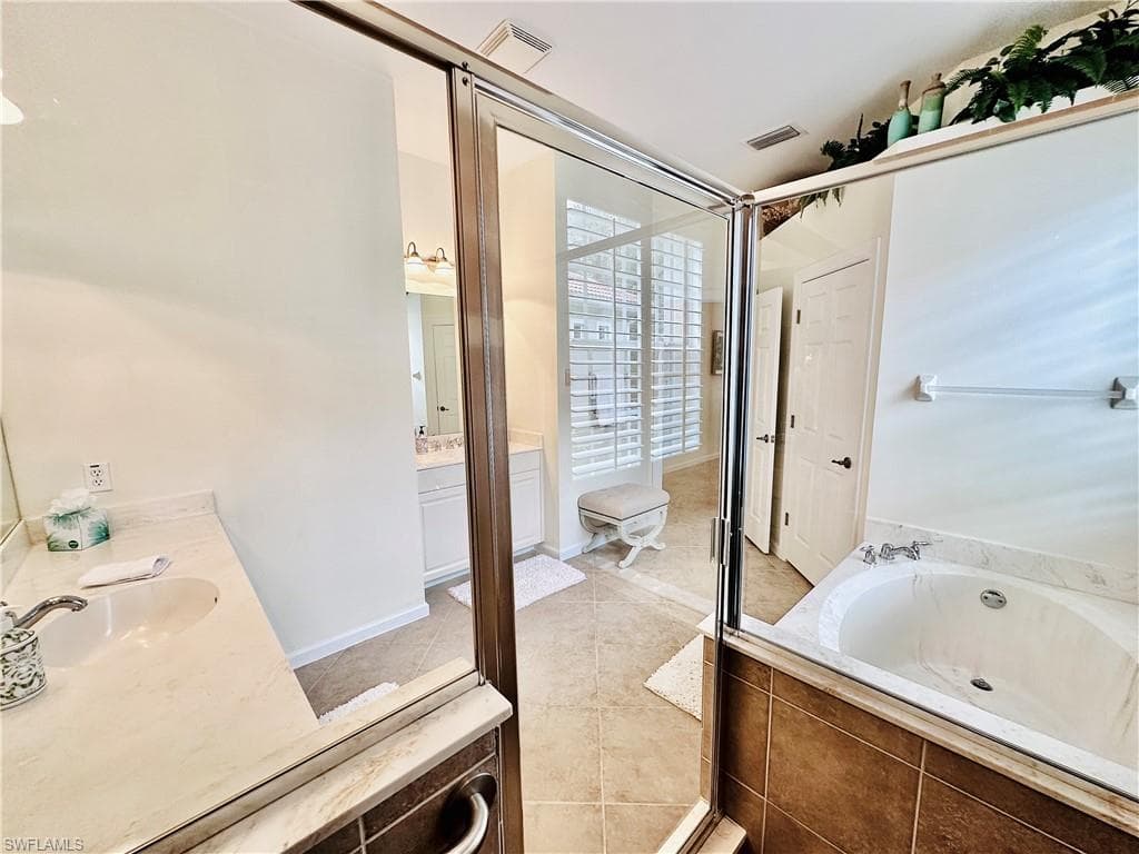 16152 Parque LN, NAPLES FL 34110-18