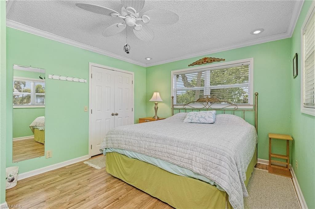 140 Bay Mar DR, FORT MYERS BEACH FL 33931-9