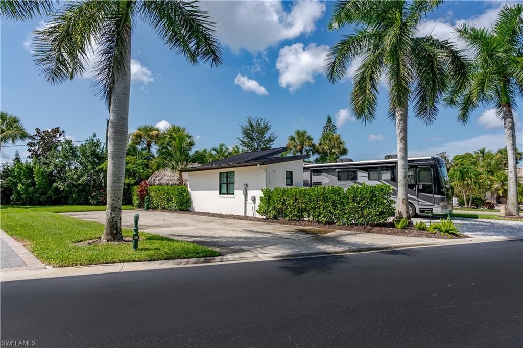 13499 Snook CIR, NAPLES FL 34114-10