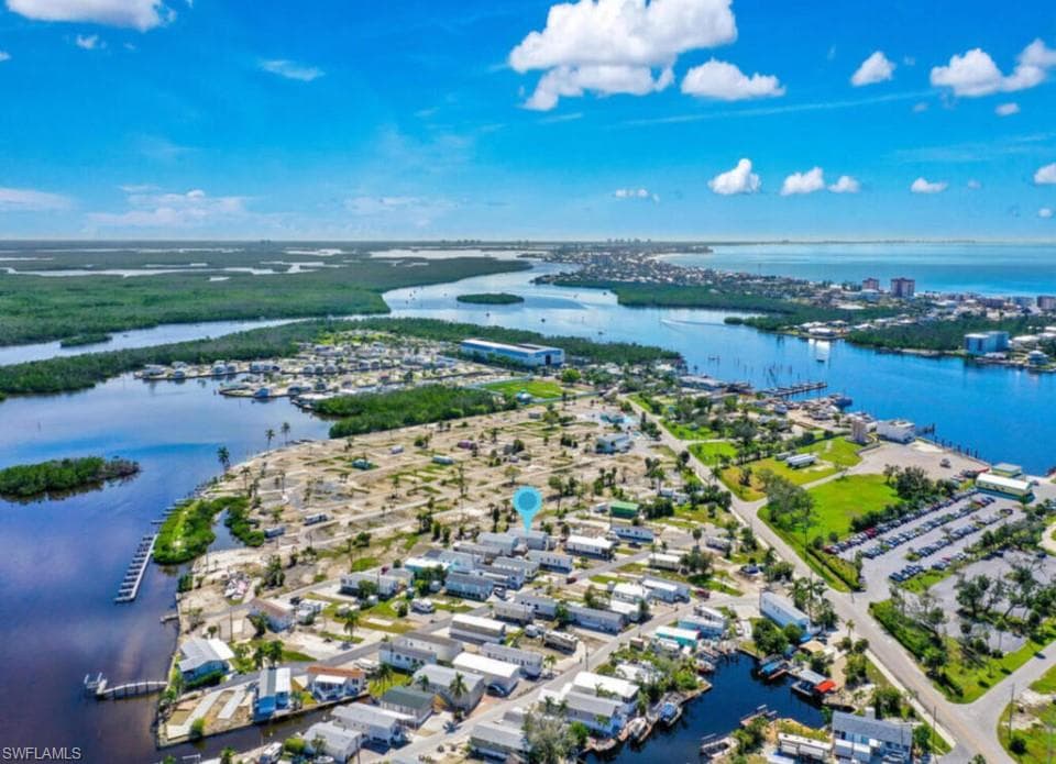 54 Oyster Bay LN, FORT MYERS BEACH FL 33931-17