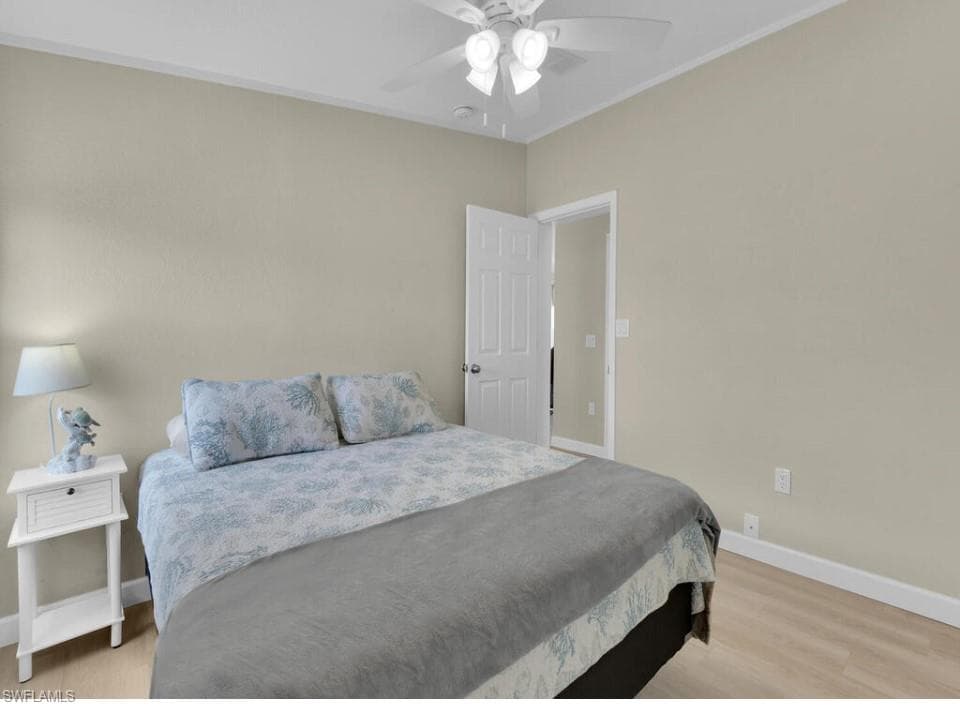 54 Oyster Bay LN, FORT MYERS BEACH FL 33931-7