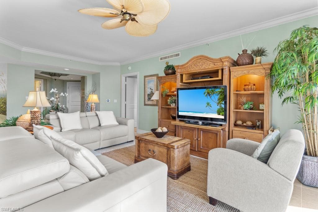 1060 Borghese LN # 205, NAPLES FL 34114-2