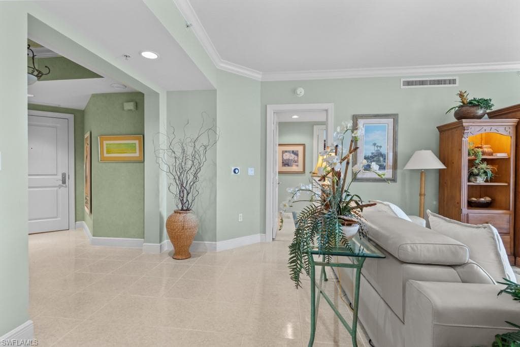 1060 Borghese LN # 205, NAPLES FL 34114-4