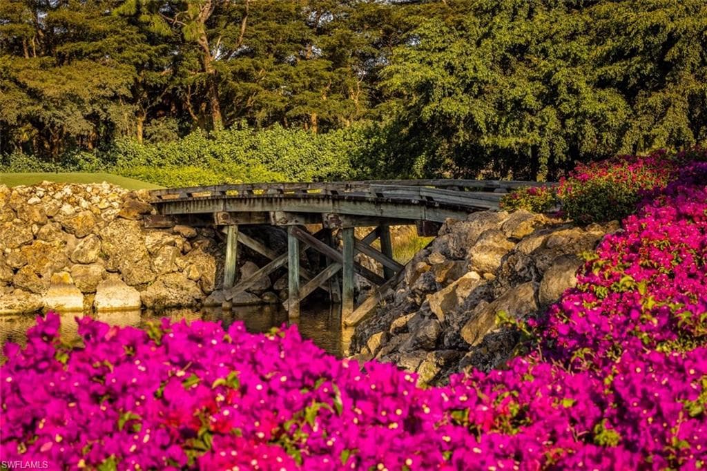 2835 SILVERLEAF LN, NAPLES FL 34105-33