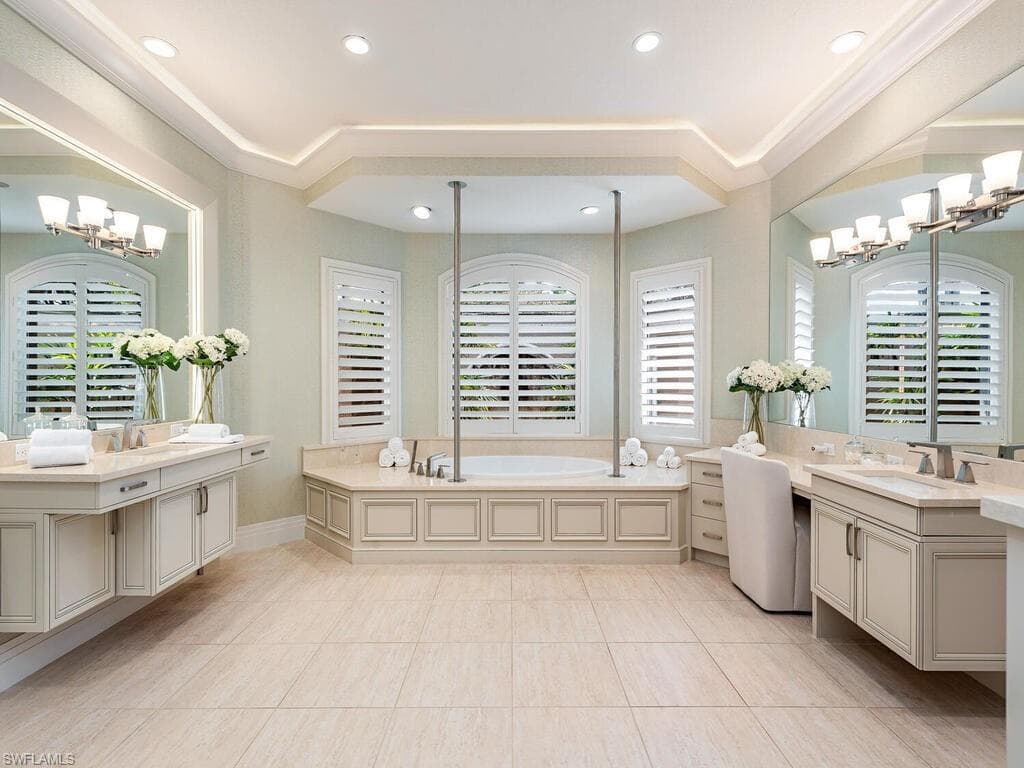 2835 SILVERLEAF LN, NAPLES FL 34105-13