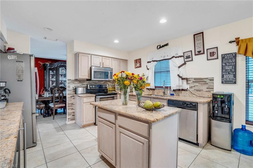 16525 Wellington Lakes CIR-13