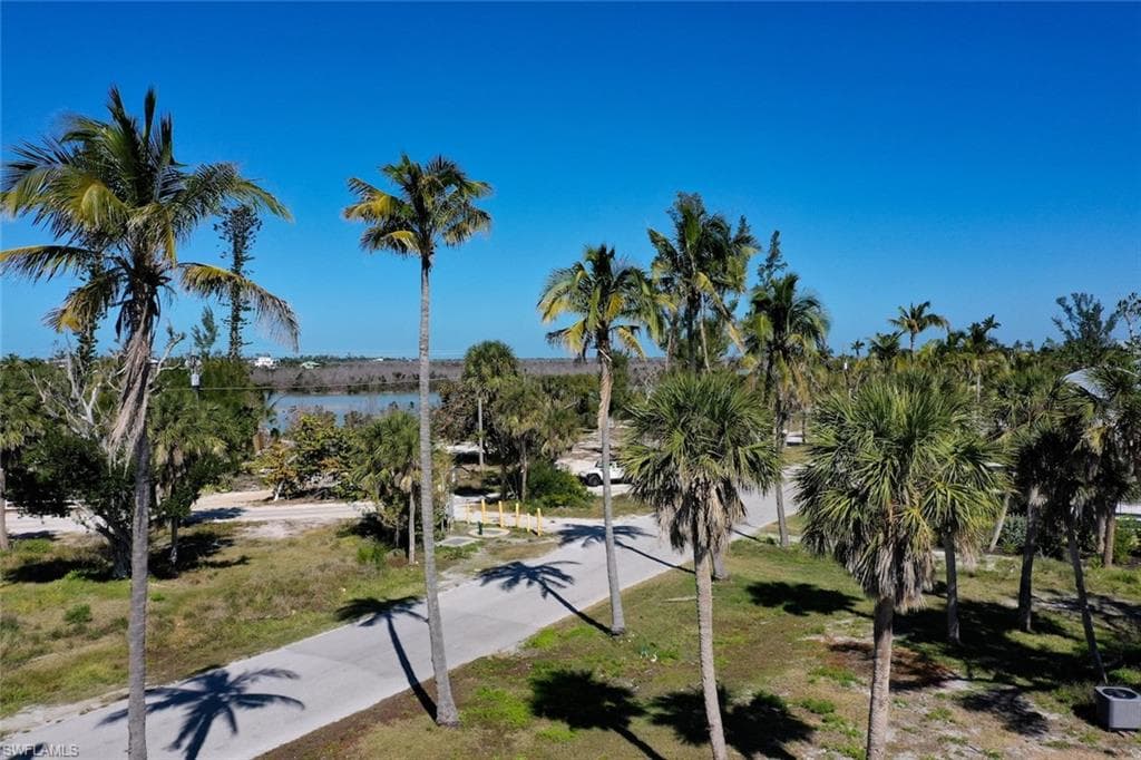 2490 Coconut DR, SANIBEL FL 33957-5