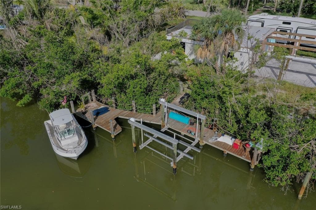 2490 Coconut DR, SANIBEL FL 33957-13