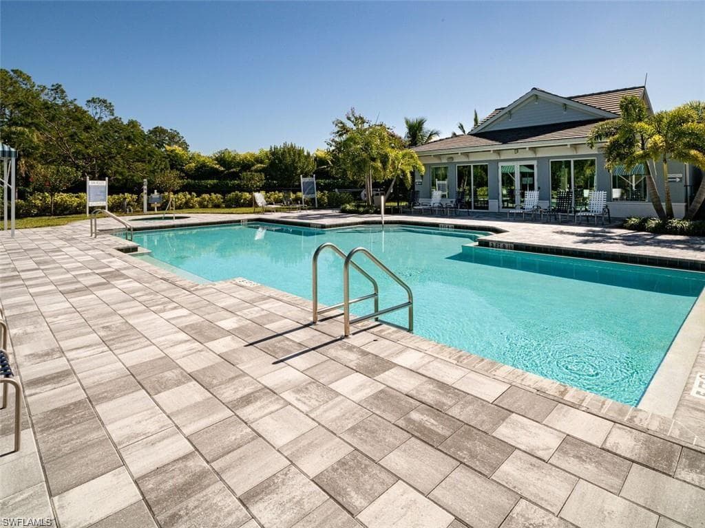 2279 Marquesa CIR, NAPLES FL 34112-28