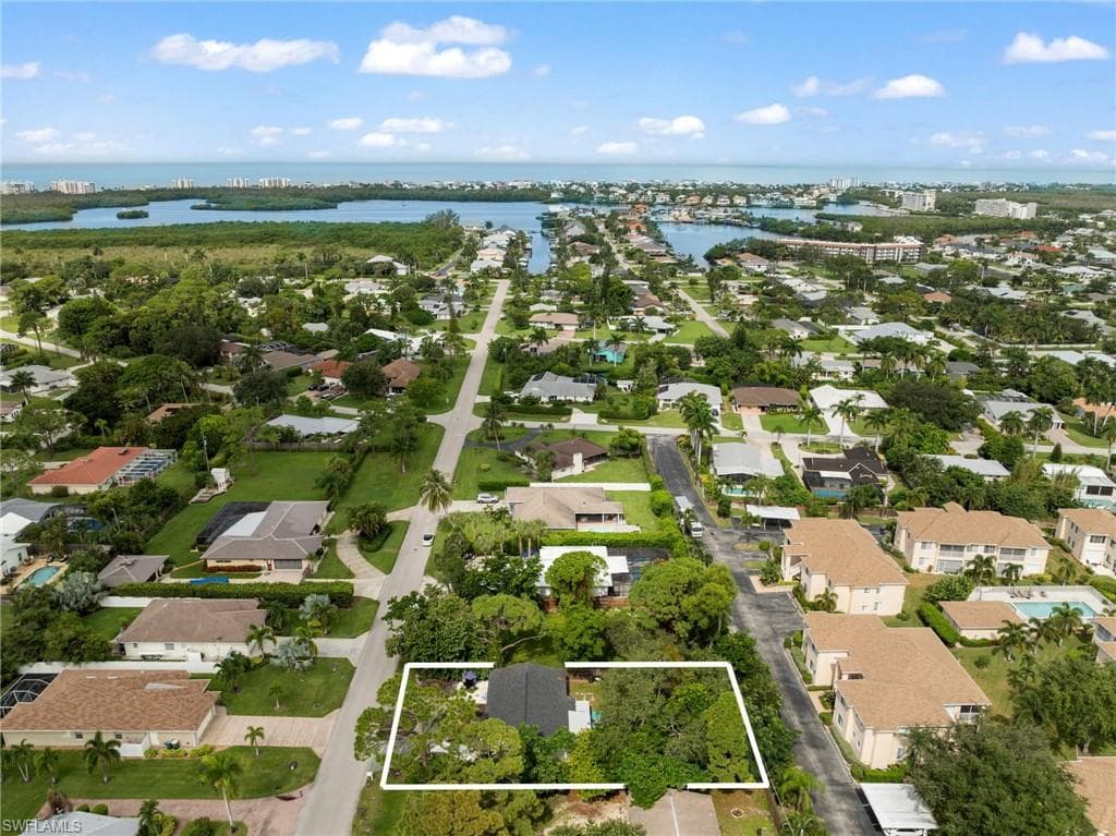 83 7th ST, BONITA SPRINGS FL 34134-5