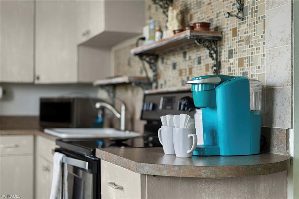 83 7th ST, BONITA SPRINGS FL 34134-41