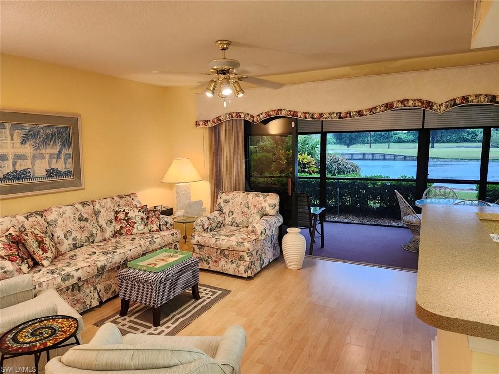 5885 Trailwinds DR # 712, FORT MYERS FL 33907-3