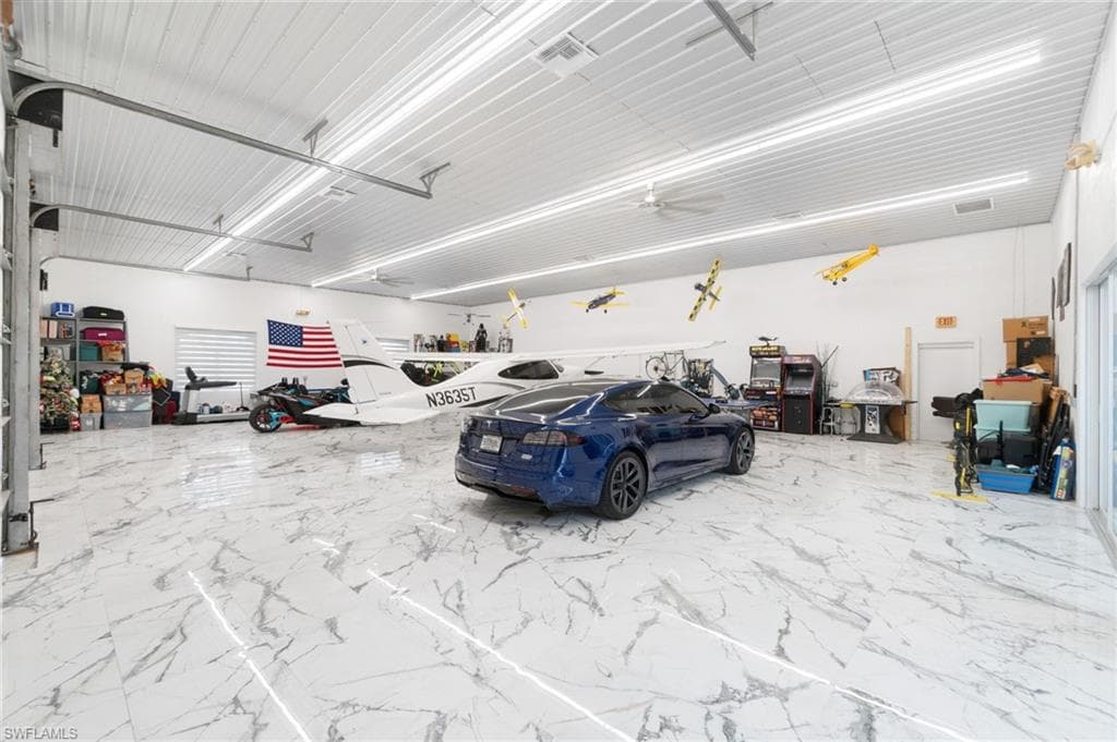 18683 Baseleg AVE, NORTH FORT MYERS FL 33917-7