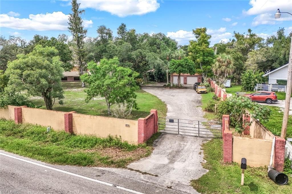 18191 Slater RD, NORTH FORT MYERS FL 33917-2