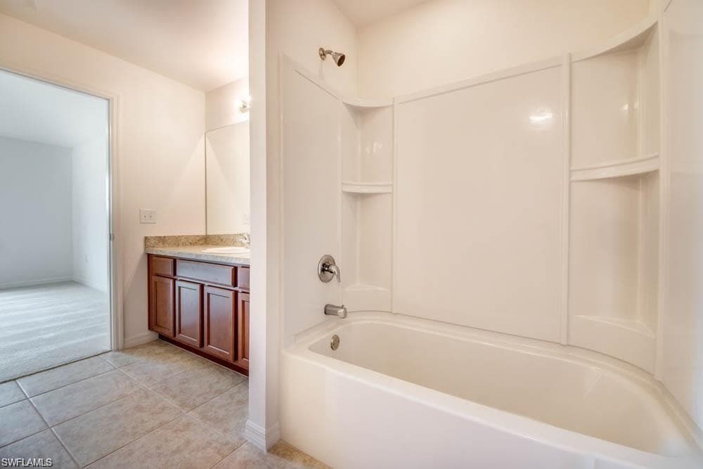 747 Center Lake ST, LEHIGH ACRES FL 33974-4