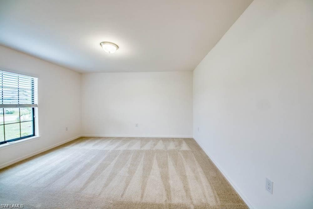 747 Center Lake ST, LEHIGH ACRES FL 33974-3