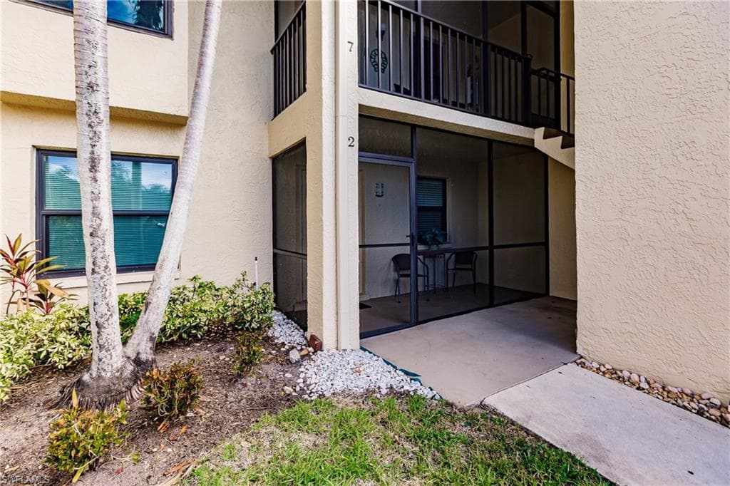 8715 Charter Club CIR # 2, FORT MYERS FL 33919-25