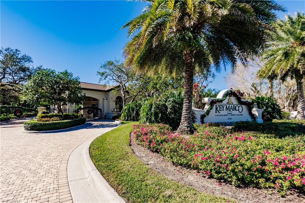 935 Whiskey Creek DR, MARCO ISLAND FL 34145-4