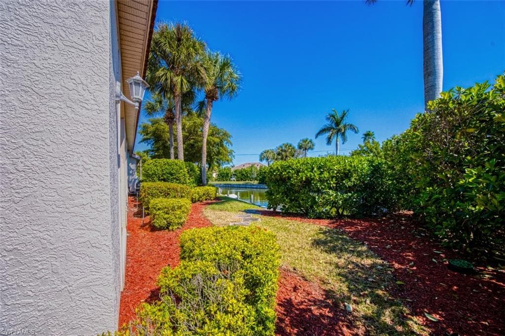 15100 Ports of Iona DR W, FORT MYERS FL 33908-39