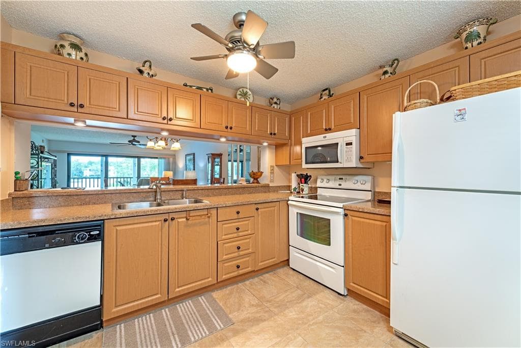 5724 Deauville CIR # H206, NAPLES FL 34112-5