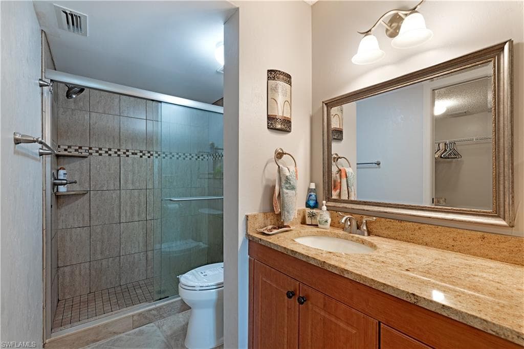 5724 Deauville CIR # H206, NAPLES FL 34112-7