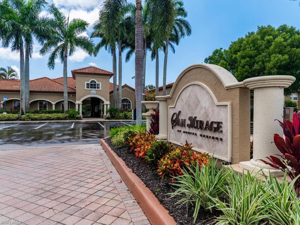 8930 Colonnades CT E # 612, BONITA SPRINGS FL 34135-1
