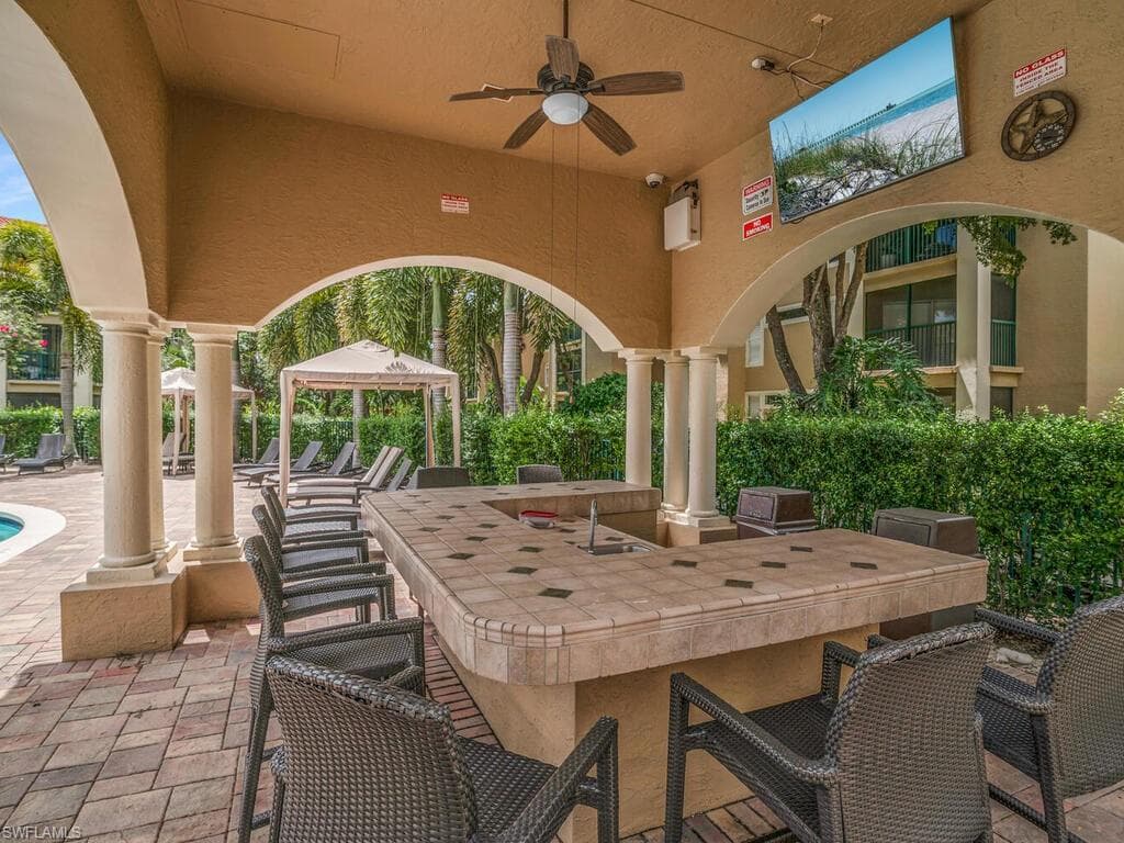 8930 Colonnades CT E # 612, BONITA SPRINGS FL 34135-24