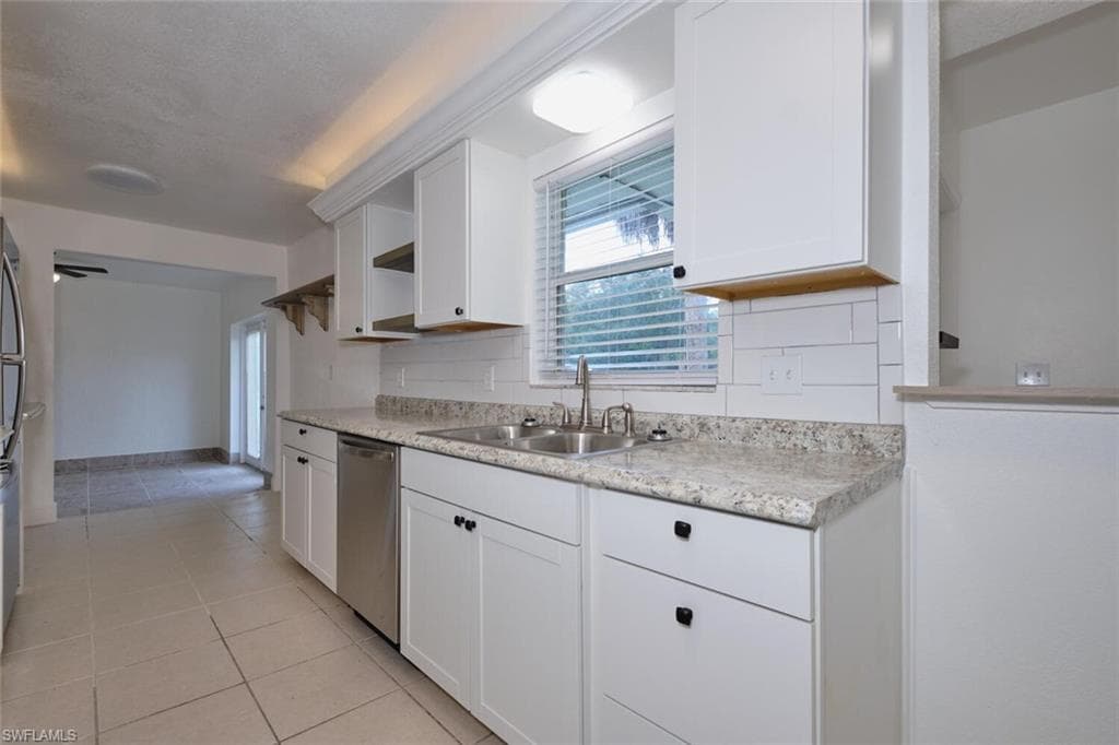 2321 Thurlow ST, ALVA FL 33920-8