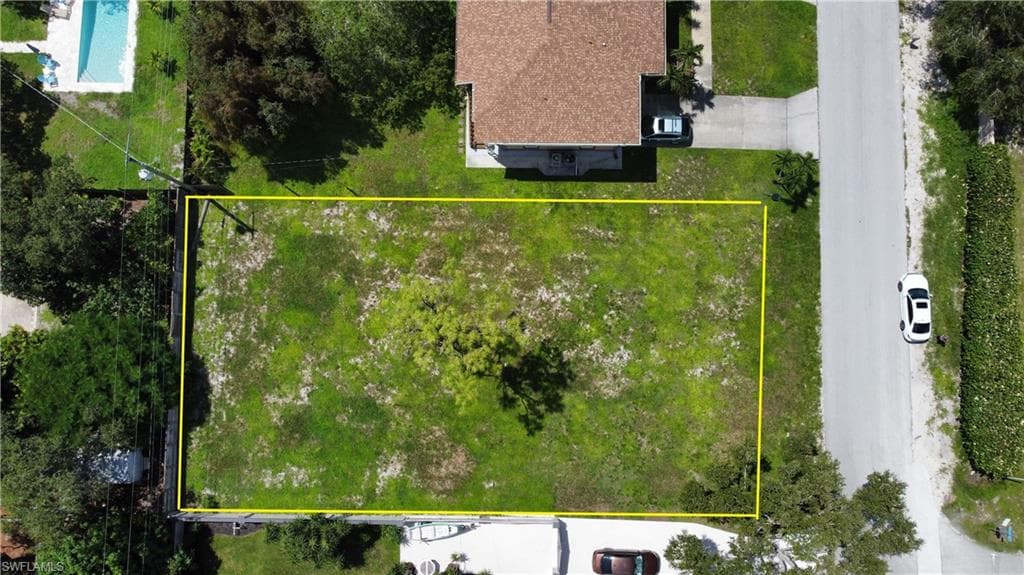 9090 Carolina ST, BONITA SPRINGS FL 34135-1