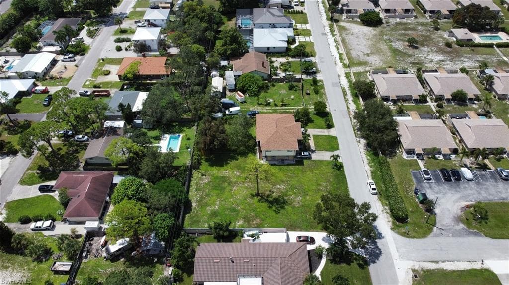 9090 Carolina ST, BONITA SPRINGS FL 34135-9