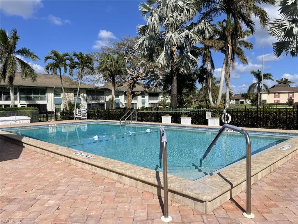 325 Charlemagne BLVD # B208, NAPLES FL 34112-23