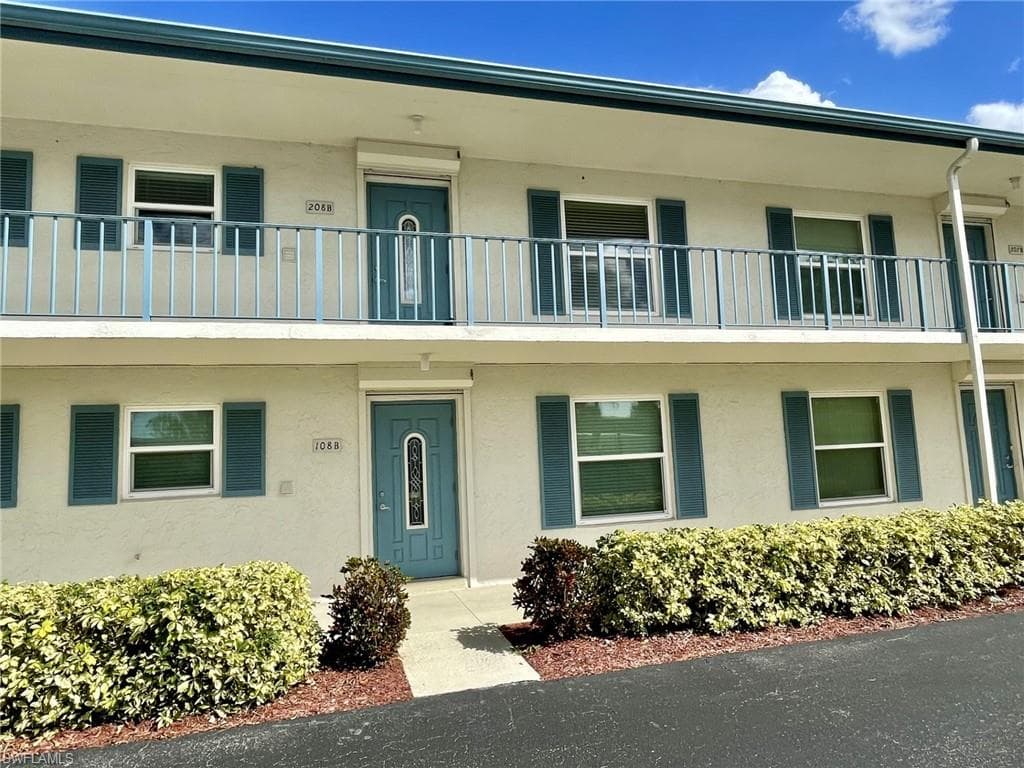 325 Charlemagne BLVD # B208, NAPLES FL 34112-29