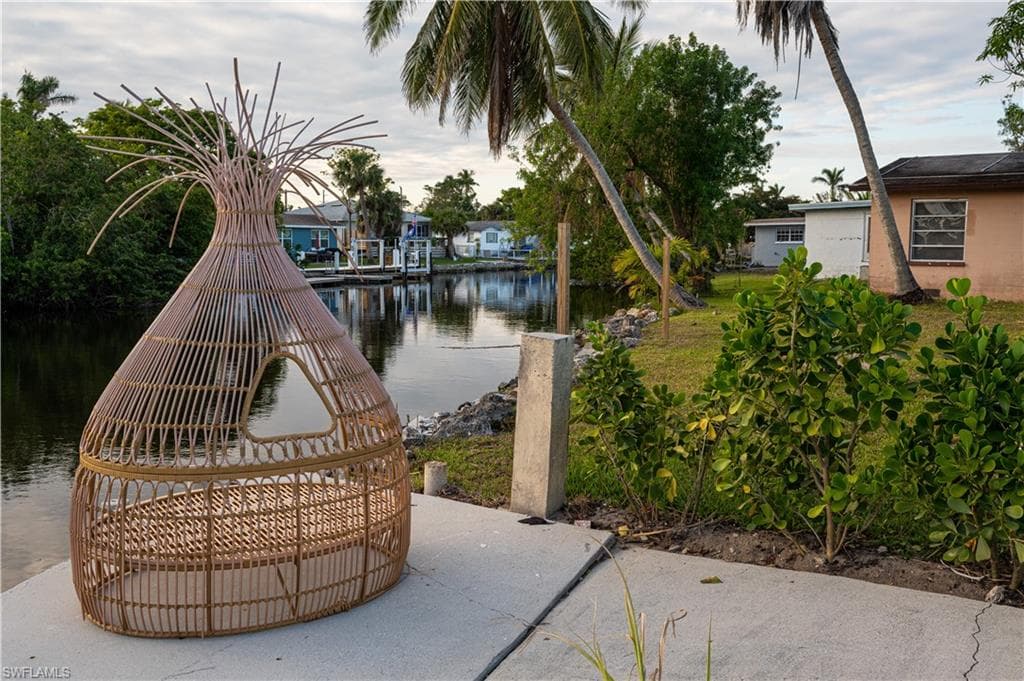 507 14th ST N, NAPLES FL 34102-28