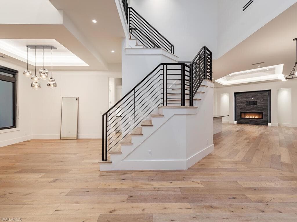 9099 The LN, NAPLES FL 34109-6