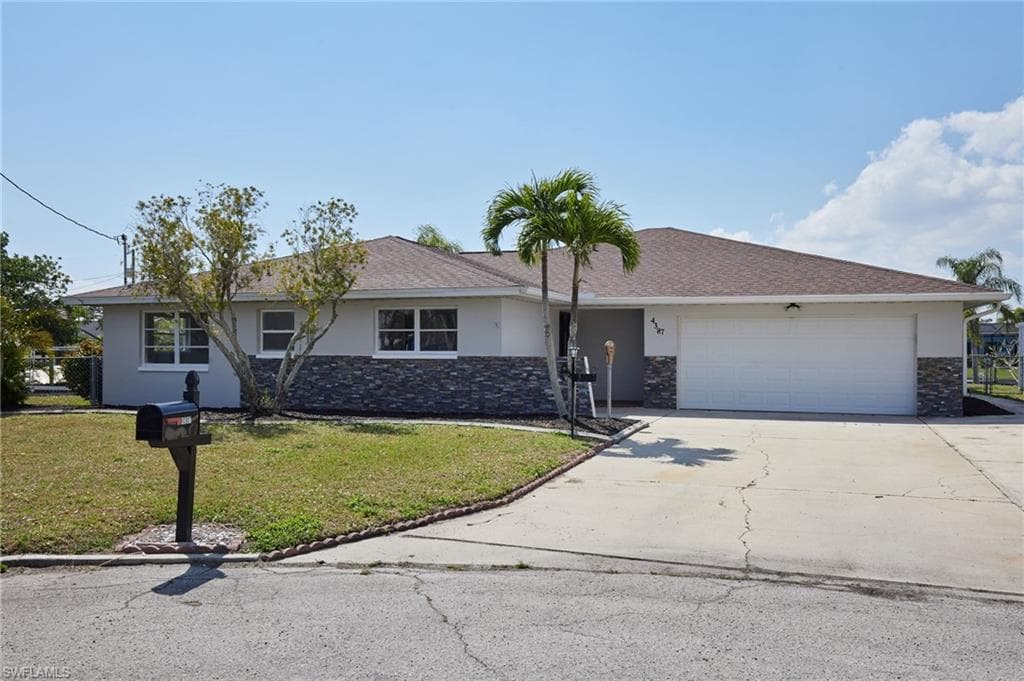 4387 Harbour TER, NORTH FORT MYERS FL 33903-36