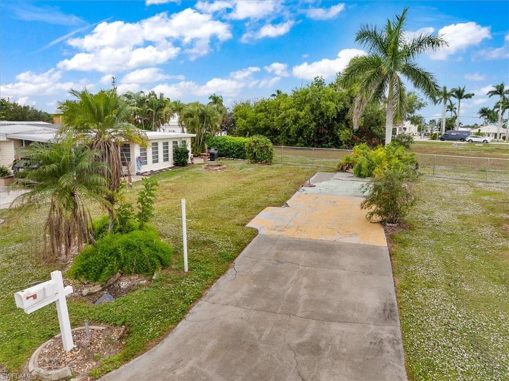 158 Adrienne DR, FORT MYERS FL 33908-6