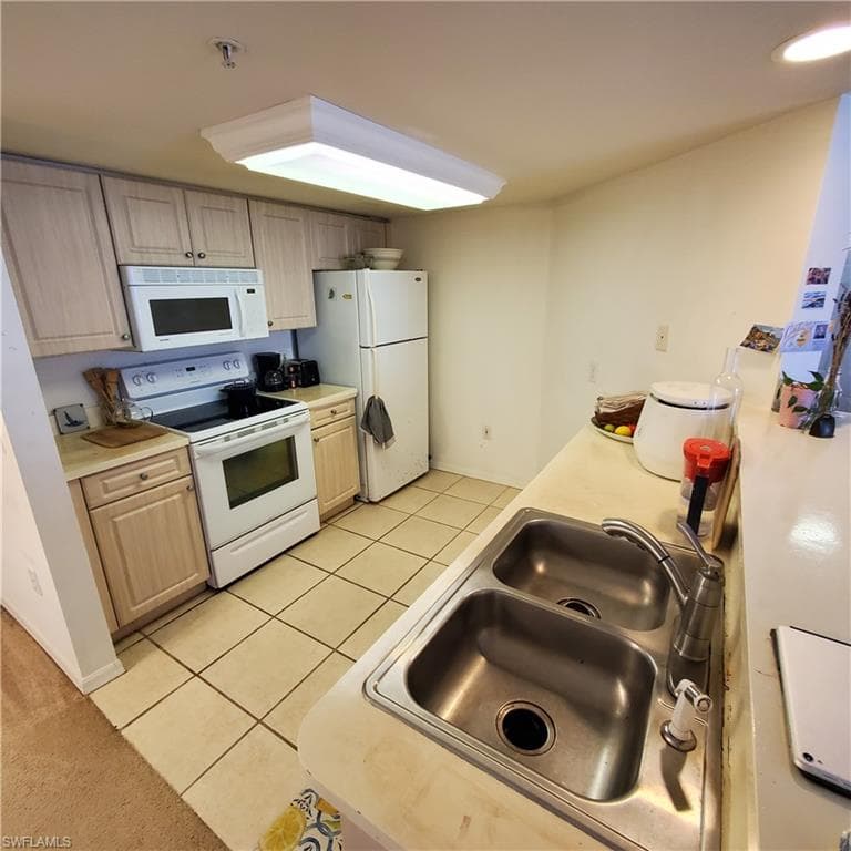 1769 Four Mile Cove PKWY 911-8
