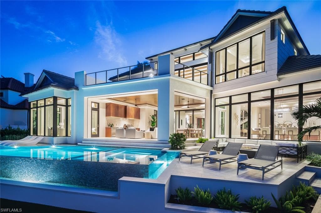 3131 Gin LN, NAPLES FL 34102-31