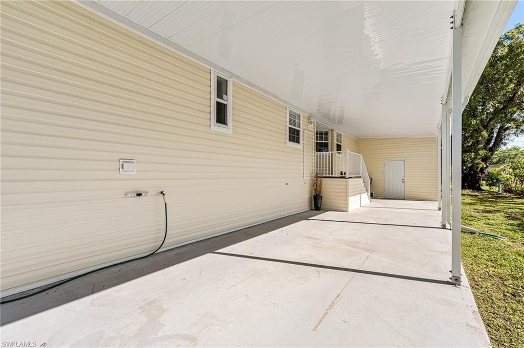 153 Rookery RD, NAPLES FL 34114-27