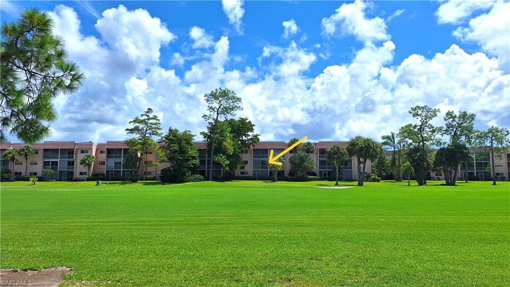160 Turtle Lake CT # 204, NAPLES FL 34105-2