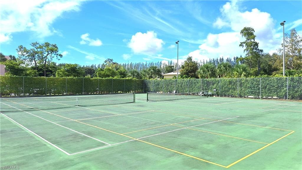 160 Turtle Lake CT # 204, NAPLES FL 34105-23