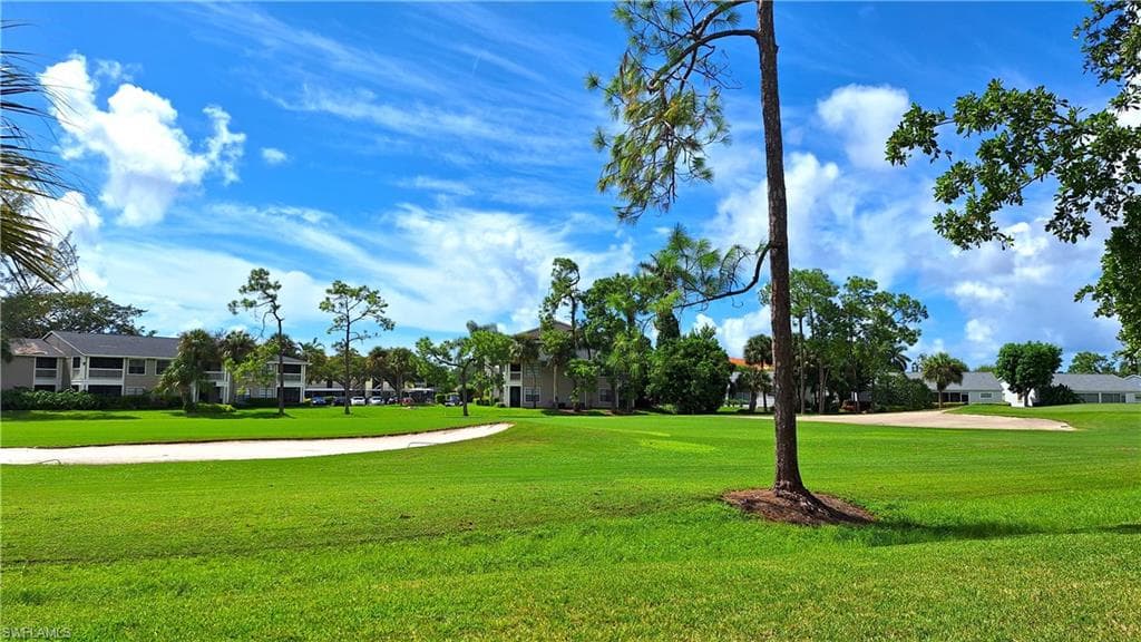160 Turtle Lake CT # 204, NAPLES FL 34105-3