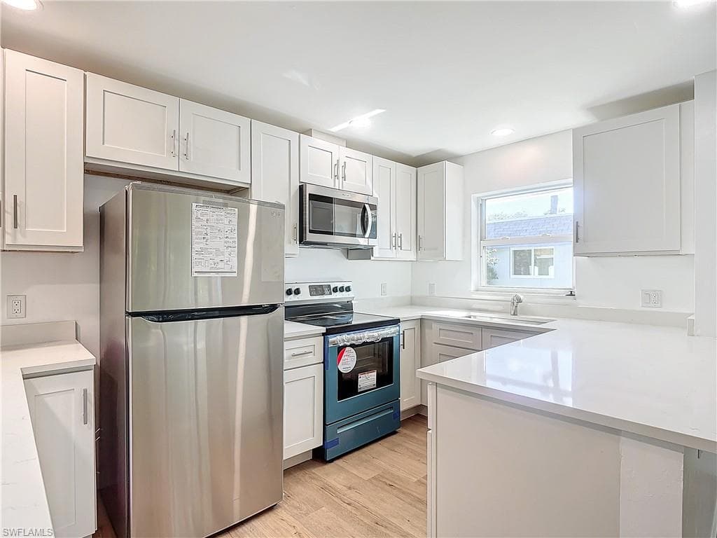 375 CARNABY CT # 54, NAPLES FL 34112-26