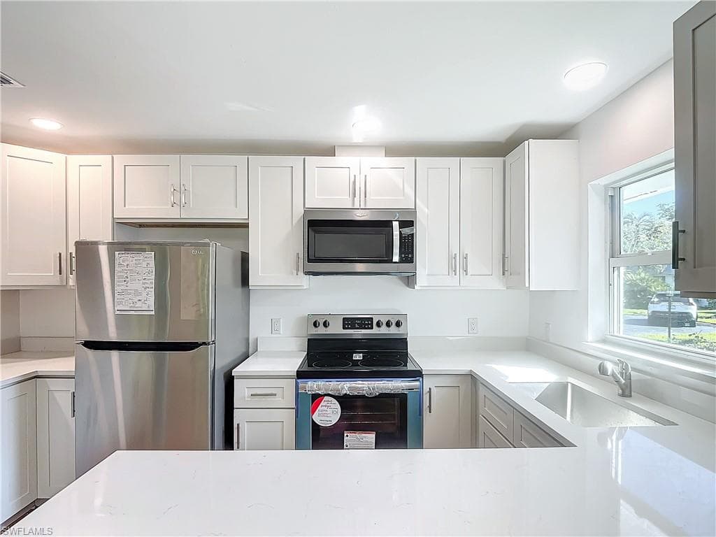 375 CARNABY CT # 54, NAPLES FL 34112-23