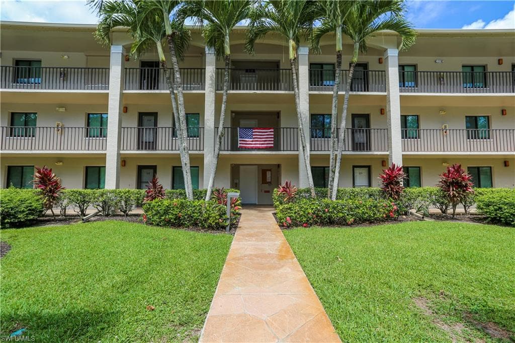 5754 Deauville CIR # E104, NAPLES FL 34112-41