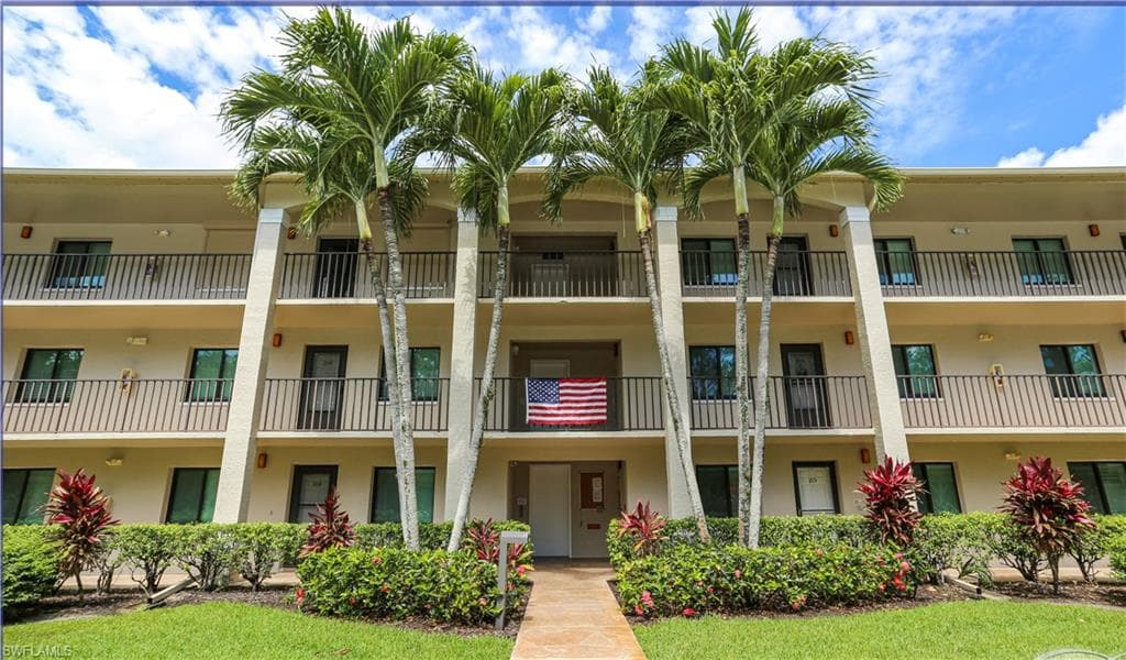 5754 Deauville CIR # E104, NAPLES FL 34112-42